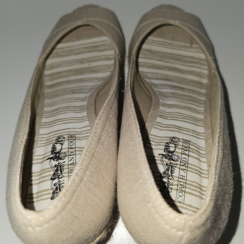 Coach Women's Tan Peep-Toe Flats, Size 6.5 - Picture 6 of 11